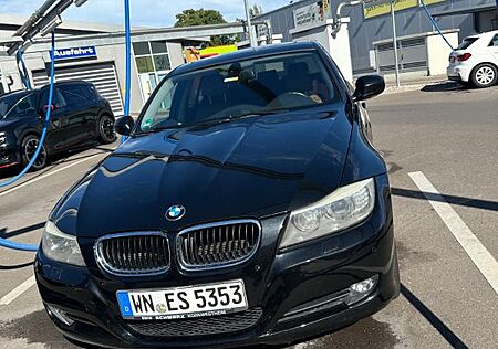 BMW 320i - Benzin Automatik