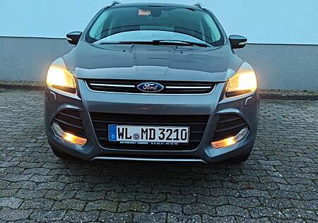 Ford Kuga 1,6 EcoBoost 2x4 110kW Titanium Titanium