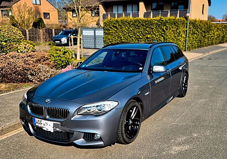 BMW 530d Touring - M Paket + Panorama