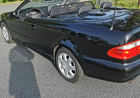 Mercedes-Benz CLK 230 KOMPRESSOR AVANTGARDE Avantgarde