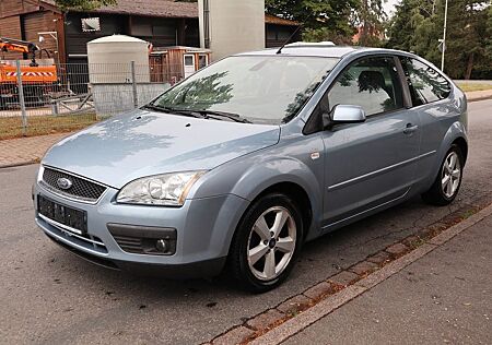 Ford Focus Lim. 2.0 Titanium (2.Hand -Leder -Klima)