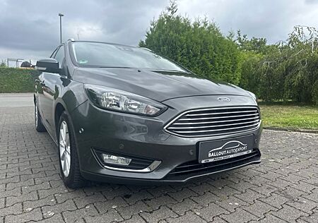 Ford Focus 1,0Titanium,Teilleder,Navi,Totwinkel-Ast