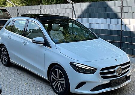 Mercedes-Benz 220 B DCT AHK PANo Allwetter NAVI Service NEU