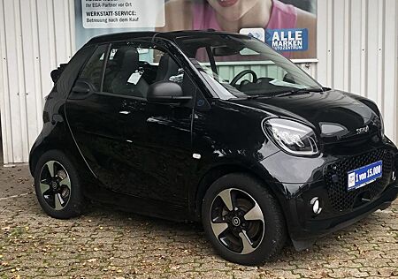 Smart ForTwo EQ Cabrio*12 TKM*EXCLUSIVE*NAVI*CAM*SHZ*P