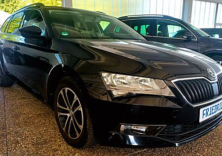 Skoda Superb Combi Active 2.0 TDI - DSG - NAVI - AHK