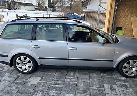 VW Passat Variant Volkswagen 1.9TDI 96kW 5-Gang Basis Vari...