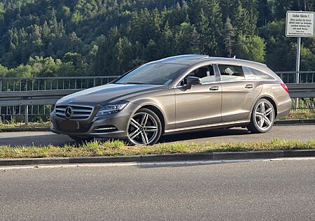Mercedes-Benz CLS 350 Shooting Brake Tüv 5/27 Matrix, Teille..