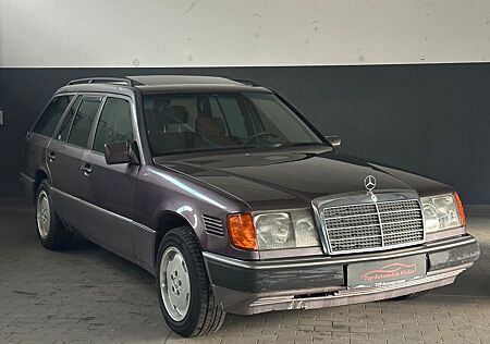 Mercedes-Benz E 250 E 250TD Automatik/Schiebedach/Elektr. Fenster