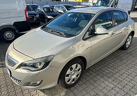 Opel Astra J Lim. 5-trg. Edition 6Gang 1Hand