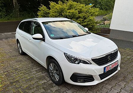 Peugeot 308 SW Allure Pack 1,5 HDI 96KW Automatik+Leder