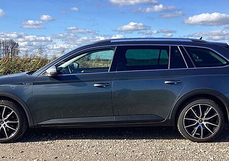 Skoda Superb 2.0 TDI SCR 147kW DSG 4x4 SCOUT COMBI...