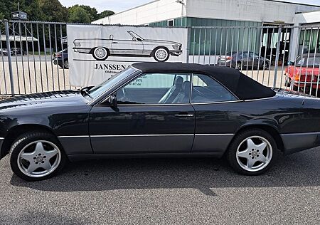 Mercedes-Benz CE 300 24V Cabrio/Blauschwarz / Leder schwarz