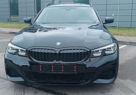 BMW 330 e xDrive /M Paket/SHZ