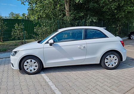 Audi A1 1.0 TFSI ultra - HU/Inspektion Neu