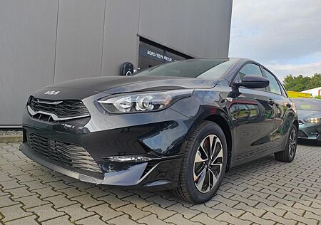 Kia Cee'd Ceed 1.5 Spin *Shzg*Lhzg*PDC*Cam*16Zoll*Navi