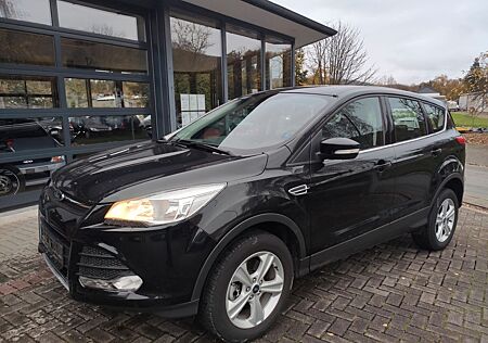 Ford Kuga Trend Autom. / Allrad / nur 38.000 KM !!!