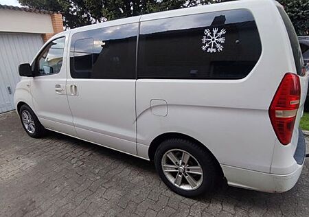 Hyundai H-1 Starex
