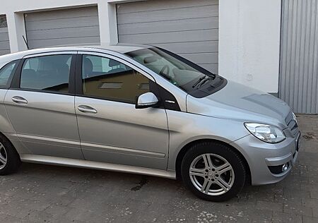 Mercedes-Benz B 180 BlueEFFICIENCY -