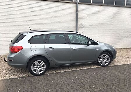 Opel Astra Sports Tourer 1.4 T Design Edition 103...