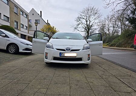 Toyota Prius 3 Hybrid Executive III TOP