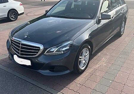 Mercedes-Benz E 220 BlueTEC T BlueEFF. Edition Autom. Edition