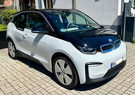 BMW i3 120 Ah mit Edelholzausführung und Wärmepumpe