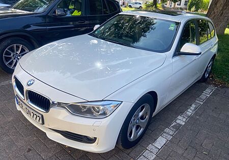 BMW 320D Touring E5, Automatik, Navi, Panorama