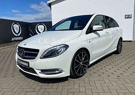 Mercedes-Benz B 200 B200 Automatik Night-Paket/Leder/Bi-Xenon/Kamera