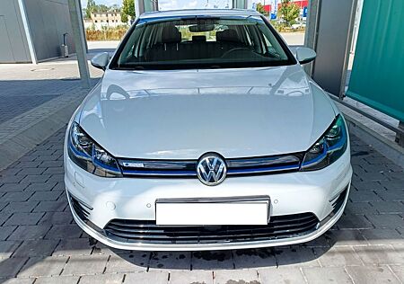 VW Golf Volkswagen e-, CCS, Navi, Sitzheitzung, 35,8Kwh