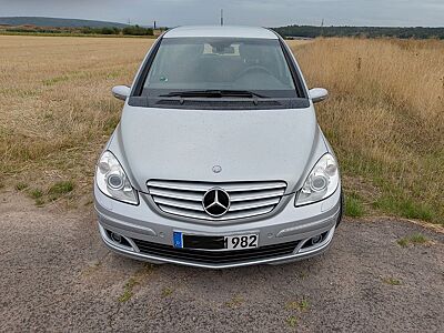 Mercedes-Benz B 200 -