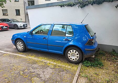 VW Golf Volkswagen 1.9TDI 74 kW