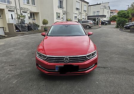 VW Passat Volkswagen 1.6 TDI SCR DSG -