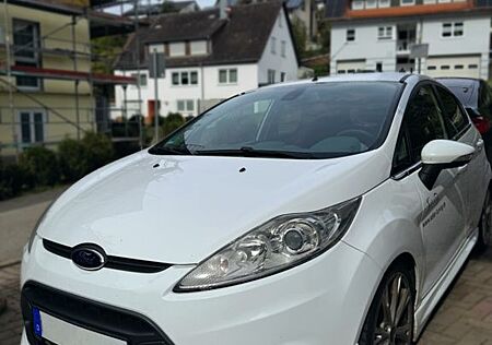 Ford Fiesta 1,6 Ti-VCT Titanium Titanium 5-Türer