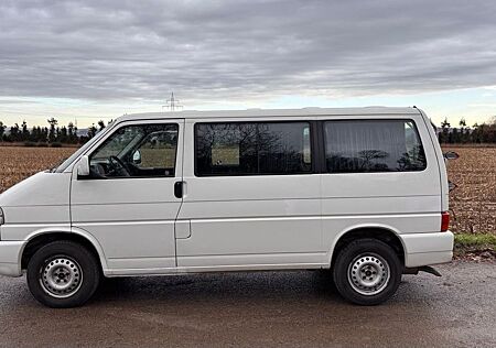 VW T4 Caravelle Volkswagen 2.5 TDI 75kW mit Extras, Invest