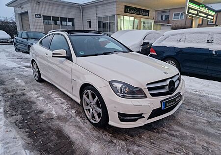 Mercedes-Benz C 250 C Coupe AMG-Line BlueEfficiency Pano Navi
