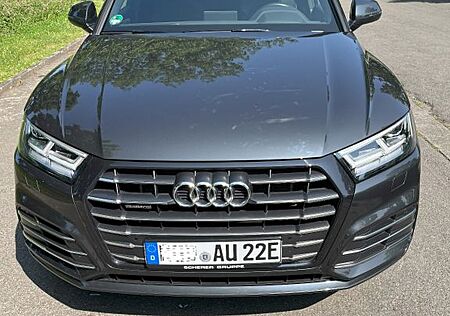 Audi Q5 55 TFSI e S tronic quattro S line AHK