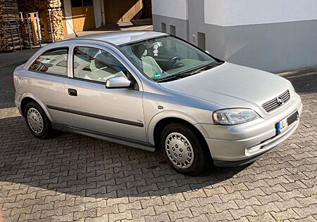 Opel Astra 1.6 -