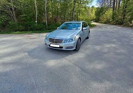 Mercedes-Benz E 200 CGI BlueEFFICIENCY ELEGANCE ELEGANCE