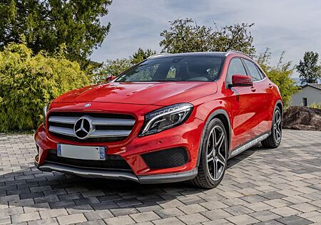 Mercedes-Benz GLA 250 4MATIC DCT AMG Line AMG Line