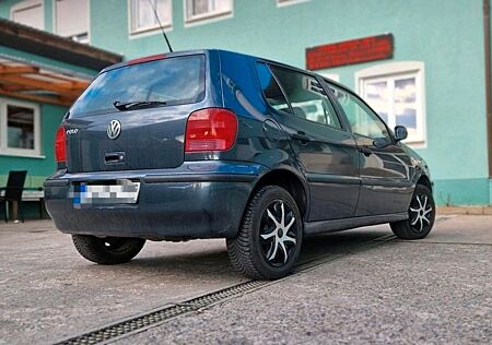 VW Polo Volkswagen 1.4 44kW Basis