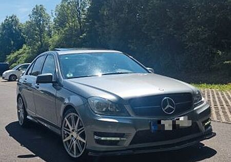 Mercedes-Benz C 180 Avantgarde*Amg Line*Navi*SHZ*Schiebedach*19 Zoll
