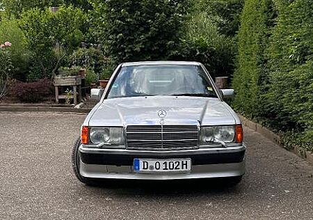 Mercedes-Benz 190 E 2.5-16 (1988)