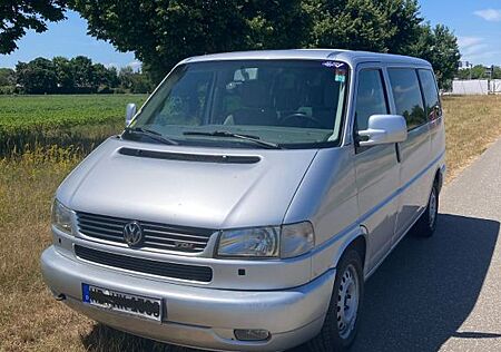VW T4 Caravelle Volkswagen 2.5 TDI 111kW Standard