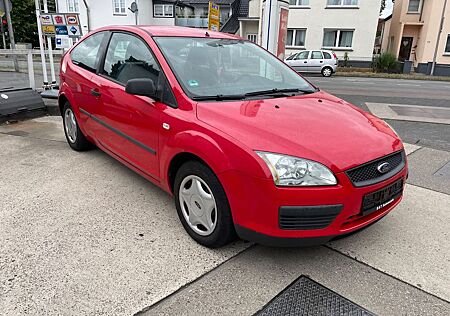 Ford Focus 1.4 TÜV neu 07/2027