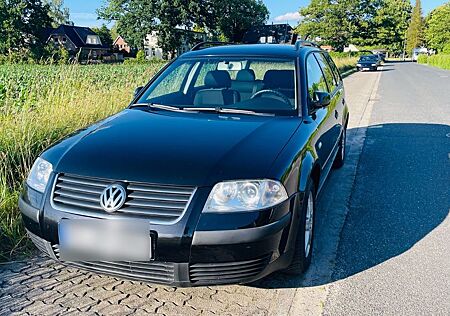 VW Passat Variant Volkswagen 1.6 Basis Variant Basis