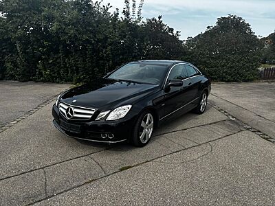 Mercedes-Benz E 250 Coupé E 250 CGI BlueEFFICIENCY Avantgarde