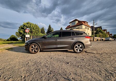 Ford Focus 2,0 Active *NEUER ZAHNRIEMEN*