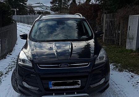 Ford Kuga 2,0 TDCi 4x4 110kW Individual PowerShif...