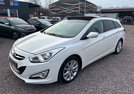 Hyundai i40 CW Premium *Navi*Xenon*Kamera*Panorama*