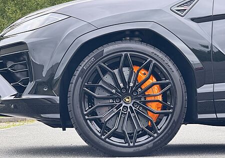 Lamborghini Urus SE 23Zoll B&O Pano Sofort black/orange